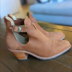 Poppy Barley suede boots